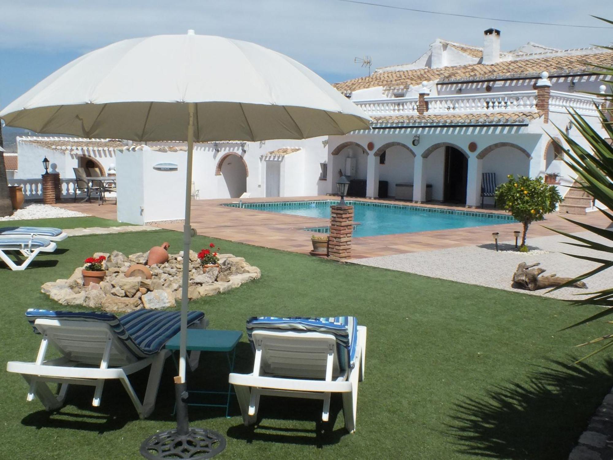 Kayenne Holiday Rentals Iznájar Екстериор снимка