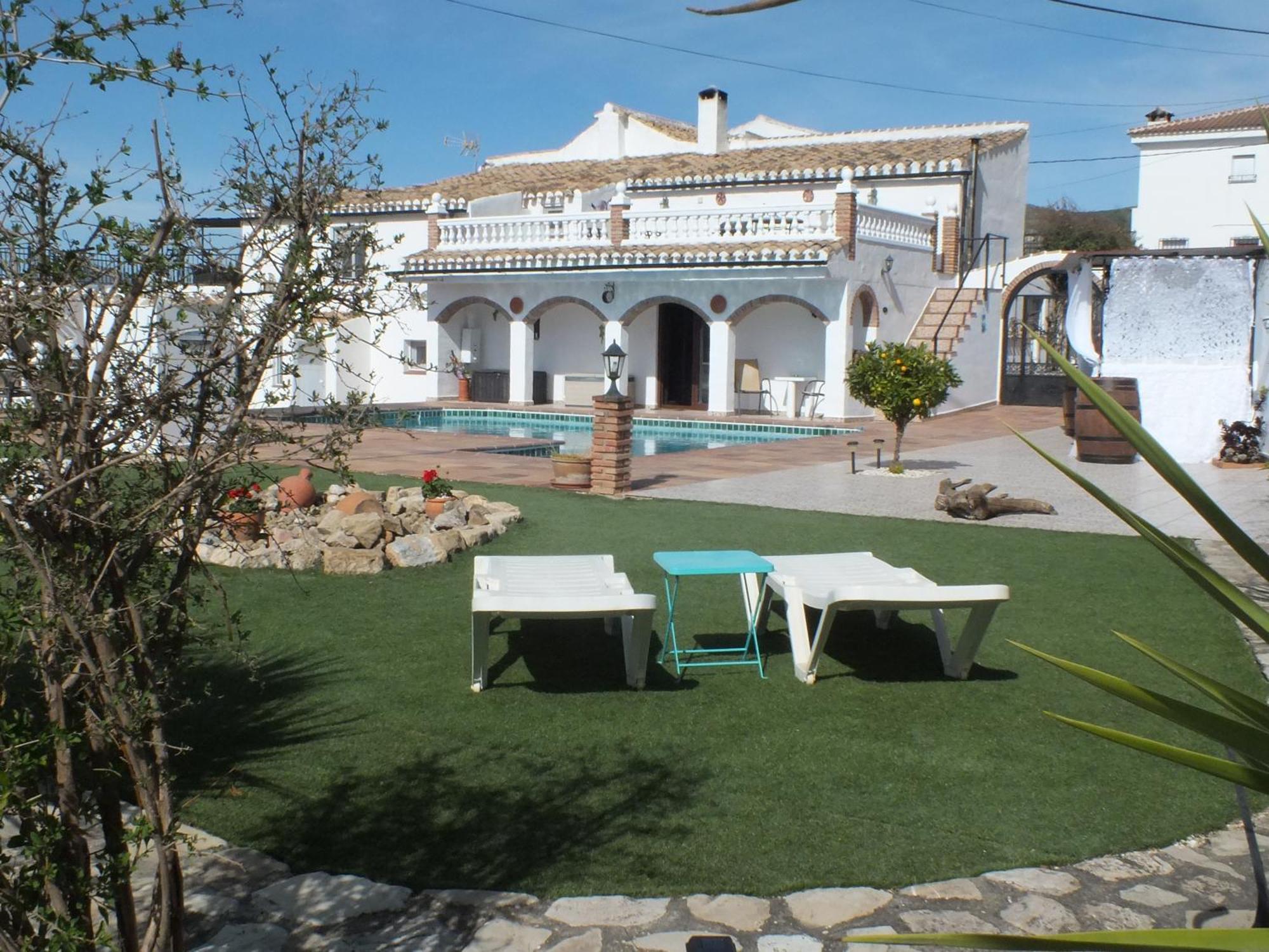 Kayenne Holiday Rentals Iznájar Екстериор снимка