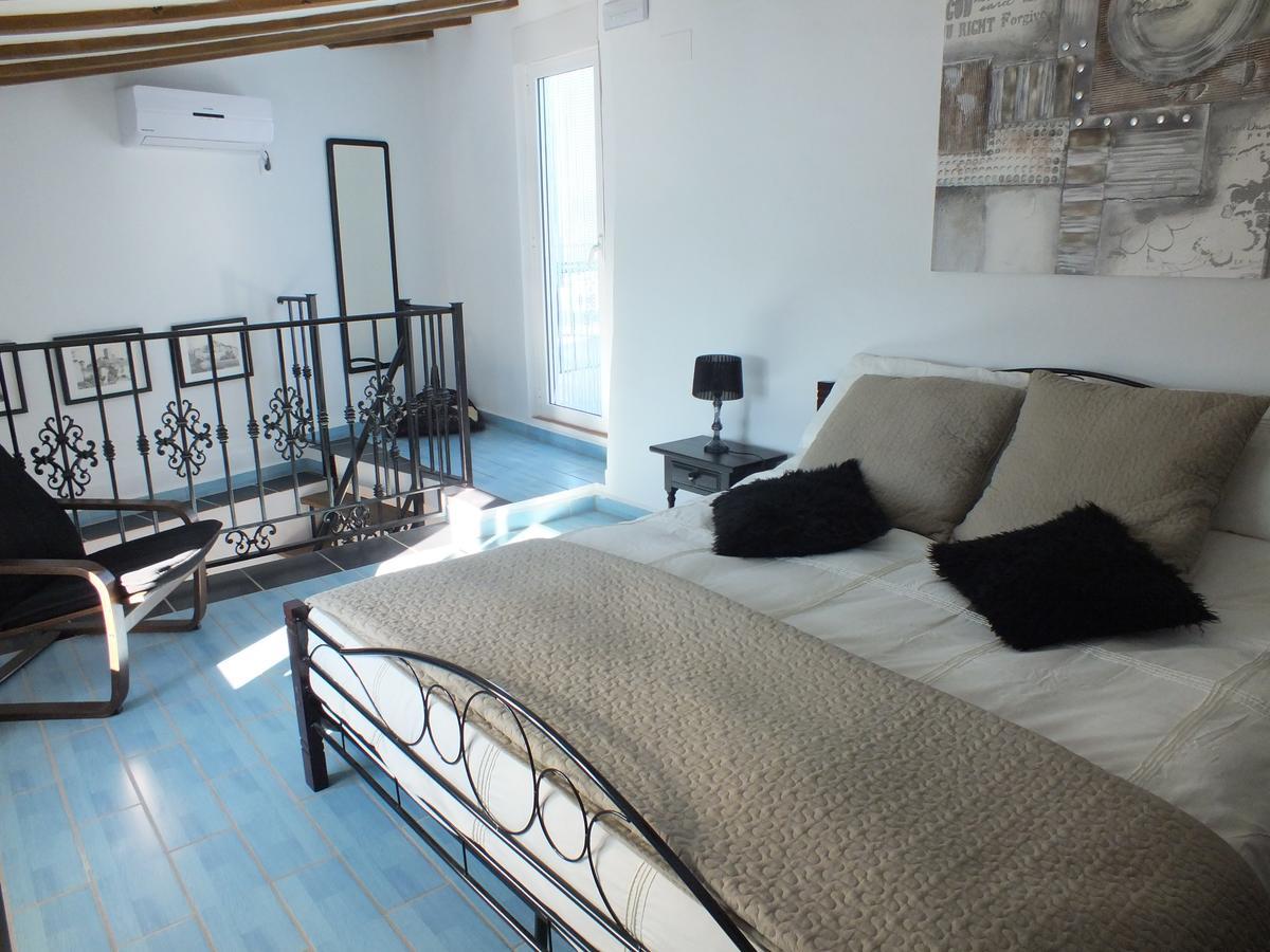 Kayenne Holiday Rentals Iznájar Екстериор снимка
